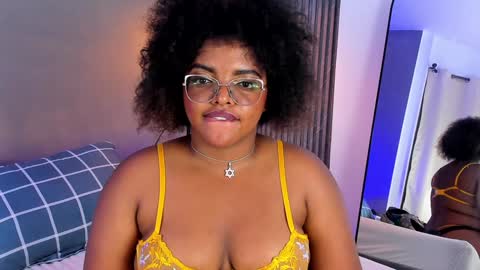 conielaurenth online show from January 14, 2:19 am