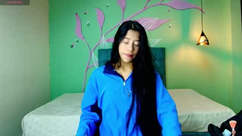 C O N N I E online show from November 10, 7:35 pm