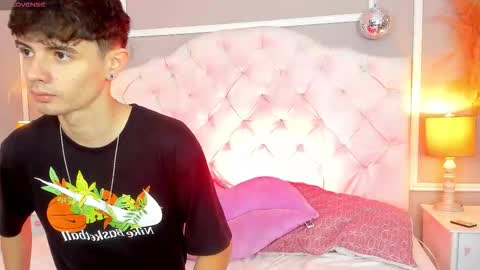 connor_and_angel online show from October 13, 12:38 pm