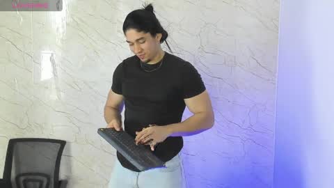 Connor online show from April 7, 8:20 pm