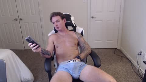 Snapshot of connor_hart chatting on January 28, 5:43 am Connor Hart online show from January 28, 5:43 am