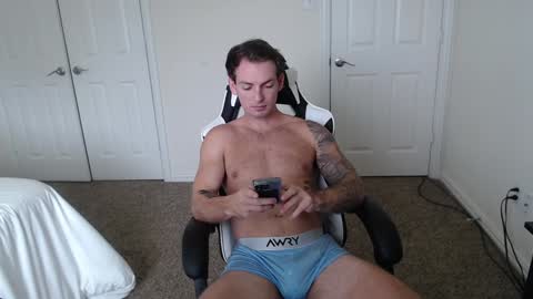 Snapshot of connor_hart chatting on January 28, 8:58 pm Connor Hart online show from January 28, 8:58 pm