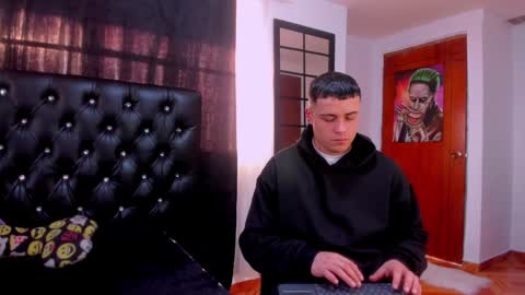 Snapshot of connorsmith_26 chatting on December 12, 12:01 pm Connor Smith online show from December 12, 12:01 pm