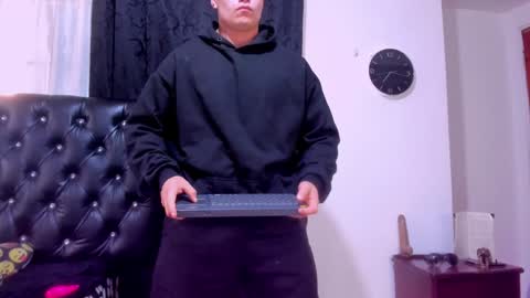 Snapshot of connorsmith_26 chatting on December 18, 12:18 pm Connor Smith online show from December 18, 12:18 pm