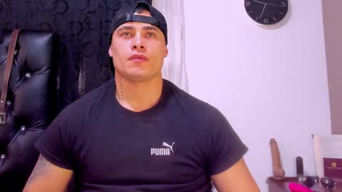 Snapshot of connorsmith_26 chatting on December 27, 2:33 pm Connor Smith online show from December 27, 2:33 pm