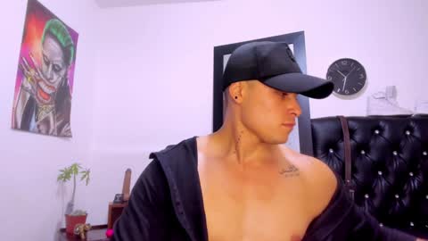 Snapshot of connorsmith_26 chatting on January 17, 3:32 pm Connor Smith online show from January 17, 3:32 pm