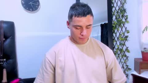 Snapshot of connorsmith_26 chatting on January 27, 10:16 pm Connor Smith online show from January 27, 10:16 pm