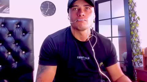 Snapshot of connorsmith_26 chatting on February 19, 12:00 pm Connor Smith online show from February 19, 12:00 pm