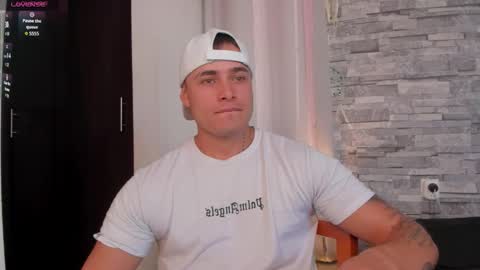 Snapshot of connorsmith_26 chatting on December 4, 12:14 pm Connor Smith online show from December 4, 12:14 pm