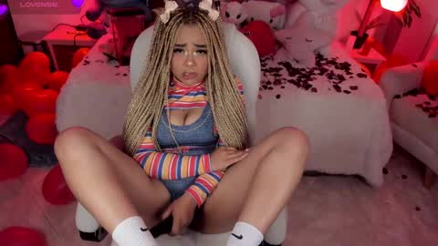 Snapshot of conny_curly chatting on February 11, 1:41 pm Conny online show from February 11, 1:41 pm