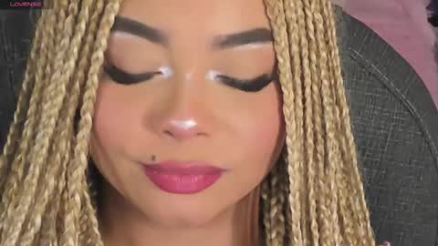 Snapshot of conny_curly chatting on October 14, 9:15 pm Conny online show from October 14, 9:15 pm