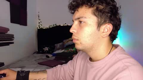 Snapshot of conor_taylor_ chatting on November 18, 4:11 pm conor_taylor_ online show from November 18, 4:11 pm