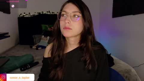 conor_taylor_ online show from March 6, 12:40 am