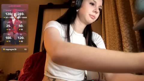 Snapshot of constancefeusier chatting on November 28, 6:10 pm Isabella online show from November 28, 6:10 pm