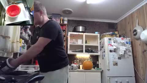 Snapshot of cookieliquor chatting on October 27, 9:52 pm Cookie - I do cooking streams occasionally. Next stream online show from October 27, 9:52 pm