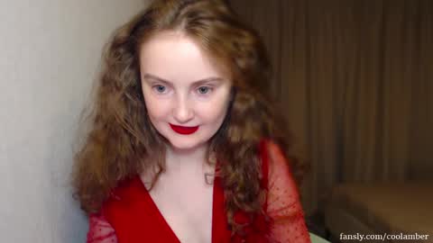 Snapshot of coolamber chatting on December 3, 6:04 am Amber online show from December 3, 6:04 am