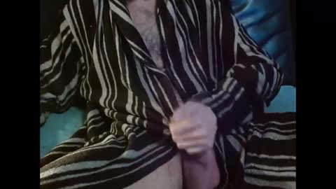 Snapshot of coolbreeze420842217 chatting on November 4, 6:29 pm coolbreeze420 online show from November 4, 6:29 pm