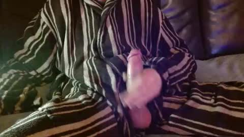 Snapshot of coolbreeze420842217 chatting on December 5, 5:09 pm coolbreeze420 online show from December 5, 5:09 pm