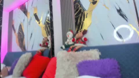 sophie online show from December 14, 9:40 am