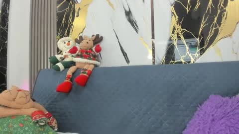 sophie online show from December 15, 9:24 am