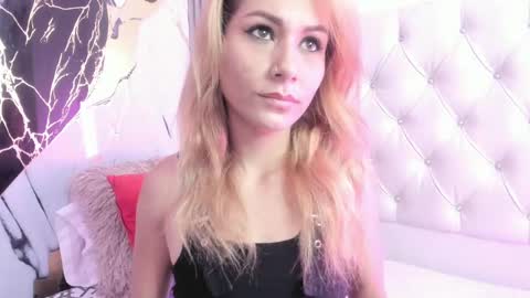sophie online show from December 26, 9:22 am