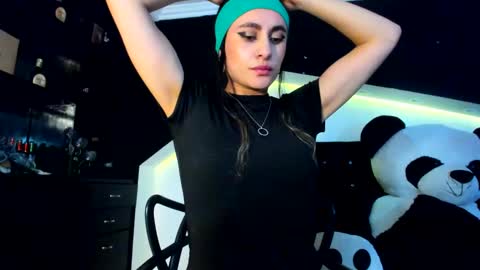 Snapshot of coral_gibson chatting on January 10, 6:17 pm Coral online show from January 10, 6:17 pm