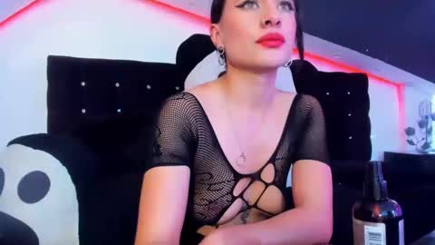 Snapshot of coral_gibson chatting on January 13, 3:04 pm Coral online show from January 13, 3:04 pm