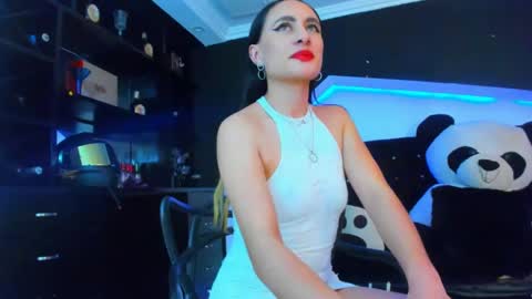 Snapshot of coral_gibson chatting on January 15, 6:19 pm Coral online show from January 15, 6:19 pm