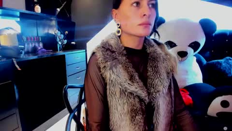 Snapshot of coral_gibson chatting on February 1, 12:05 pm Coral online show from February 1, 12:05 pm