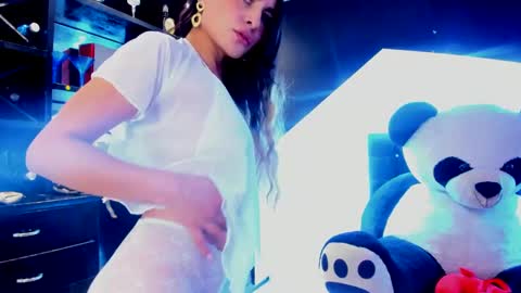 Snapshot of coral_gibson chatting on February 1, 3:07 pm Coral online show from February 1, 3:07 pm