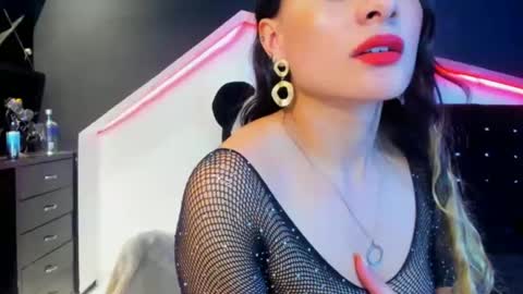 Snapshot of coral_gibson chatting on February 17, 6:59 pm Coral online show from February 17, 6:59 pm