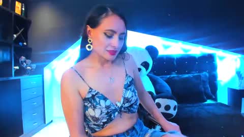 Snapshot of coral_gibson chatting on February 20, 4:03 pm Coral online show from February 20, 4:03 pm