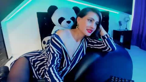 Snapshot of coral_gibson chatting on February 21, 4:16 pm Coral online show from February 21, 4:16 pm