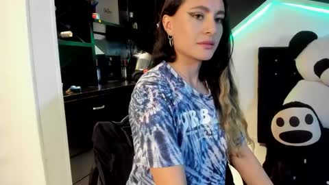 Snapshot of coral_gibson chatting on February 25, 6:42 pm Coral online show from February 25, 6:42 pm