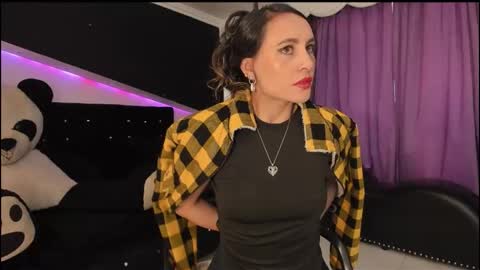 Coral  online show from March 10, 1:05 pm