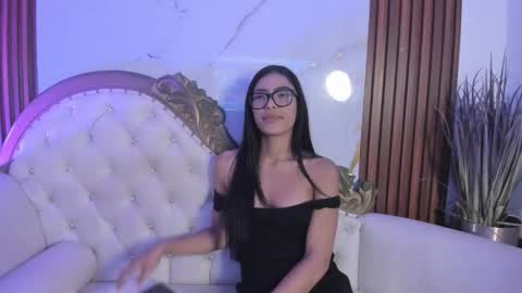 Snapshot of coraliebronson chatting on November 11, 8:42 pm Coralie Bronson online show from November 11, 8:42 pm