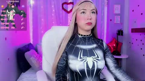 Snapshot of coralinericce_ chatting on February 19, 6:22 am Coral Stefani online show from February 19, 6:22 am