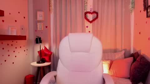 Snapshot of coralinericce_ chatting on March 7, 5:08 am Coral Stefani online show from March 7, 5:08 am