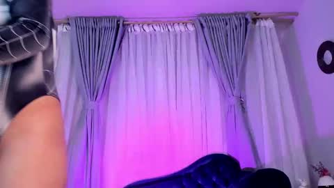 Snapshot of coralinericce_ chatting on September 11, 10:10 pm Coral Stefani online show from September 11, 10:10 pm