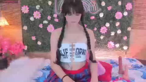 Snapshot of coralinexxx07 chatting on September 16, 12:00 am Coraline uwu Bienvenidos al dulce mundo de Coraline Hola amores soy Coraline Una chica tierna juguetona online show from September 16, 12:00 am