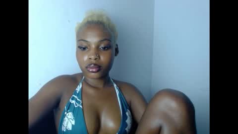 Snapshot of cornxcunt chatting on November 1, 3:52 am cornxcunt online show from November 1, 3:52 am