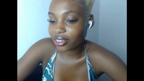 Snapshot of cornxcunt chatting on November 1, 3:58 pm cornxcunt online show from November 1, 3:58 pm