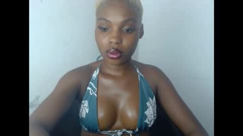 Snapshot of cornxcunt chatting on November 4, 10:09 pm cornxcunt online show from November 4, 10:09 pm