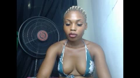 Snapshot of cornxcunt chatting on November 26, 8:10 pm cornxcunt online show from November 26, 8:10 pm