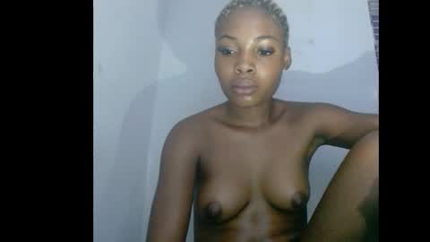 Snapshot of cornxcunt chatting on December 14, 12:05 am cornxcunt online show from December 14, 12:05 am