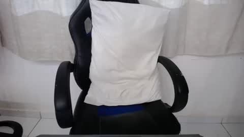 Snapshot of corolaxxl chatting on November 6, 10:43 pm corolaxxl online show from November 6, 10:43 pm