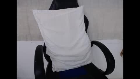 Snapshot of corolaxxl chatting on November 25, 2:00 am corolaxxl online show from November 25, 2:00 am