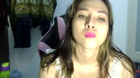 Snapshot of cottoncandygirl9898 chatting on February 25, 11:33 pm Liz Gwyneth Charlota online show from February 25, 11:33 pm