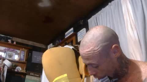 Snapshot of cotybonilla chatting on October 27, 10:14 pm Leftys Way online show from October 27, 10:14 pm