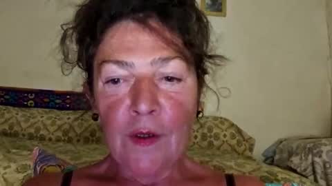 Snapshot of cougarcofee chatting on September 18, 8:11 pm cougarcofee online show from September 18, 8:11 pm